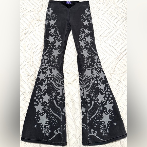 Free People Pants - Free People We The Free Penny Pull On Flare Jeans Size 27 Star Print Mid Rise